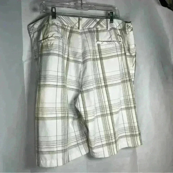 Ping size 40 golf shorts - Picture 2 of 3